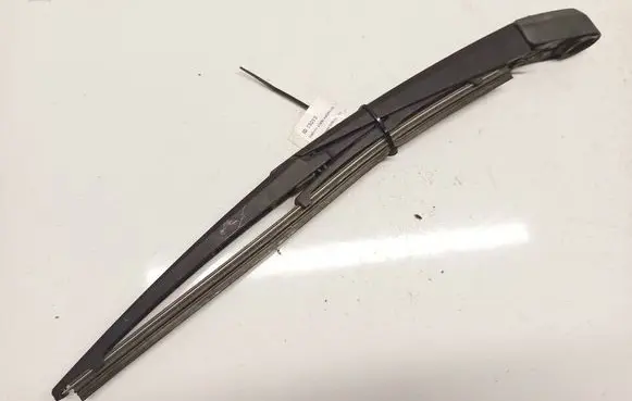 Toyota Avensis T270 Rear wiper blade arm 