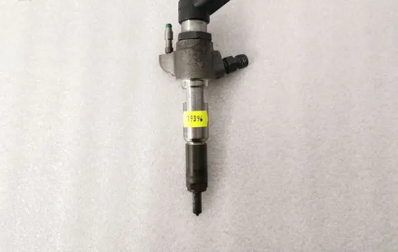 Volvo V60 Fuel injector 9802448680