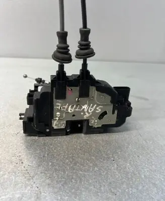 Hyundai Santa Fe Front door lock 813202B060