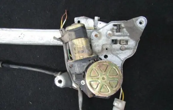 Mazda 626 Rear door window regulator motor 3640161631 36401-61631