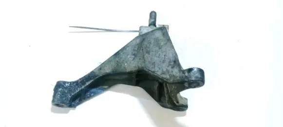 Ford Mondeo Mk III Engine mount bracket 1s71m125ac