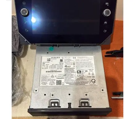 Seat Ibiza V (KJ) Radio/CD/DVD/GPS head unit 6f0035820b 6f0919605b