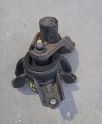 Hyundai i30 Engine mount bracket