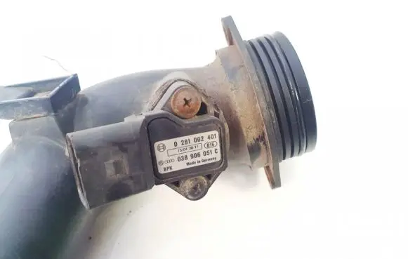 Volkswagen Touareg I Air pressure sensor 0281002401 038906051c