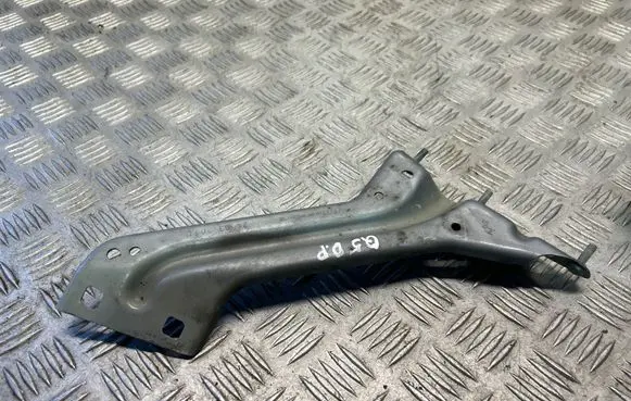 Audi Q5 SQ5 Fender mounting bracket 8R0821136