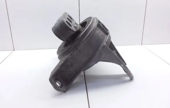 Opel Zafira B Engine mount bracket 24427298