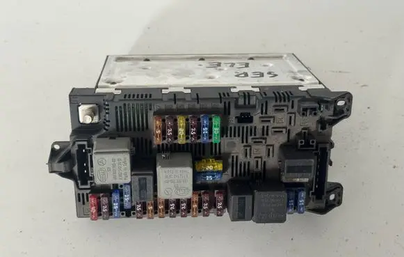 Mercedes-Benz E W211 SAM control unit 2115453901