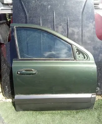 KIA Sorento Front door