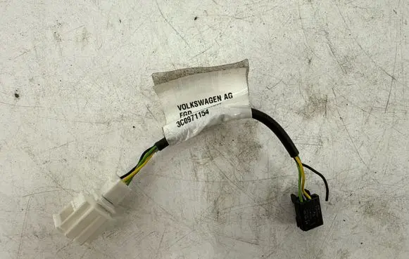 Volkswagen PASSAT B6 AUX in-socket connector 3C0971154