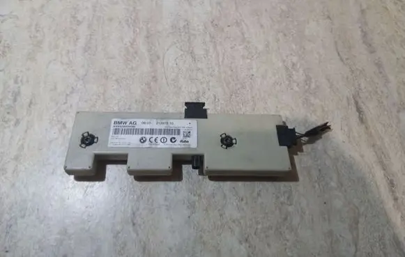 BMW 3 E90 E91 Aerial antenna amplifier 21367510