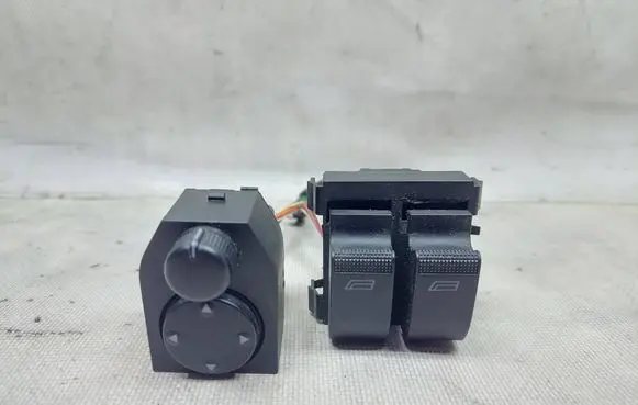 Audi A4 S4 B5 8D Electric window control switch 8L0959851