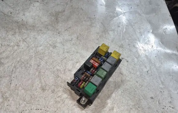 Mercedes-Benz R W251 Fuse module YAP29291 A1654502972