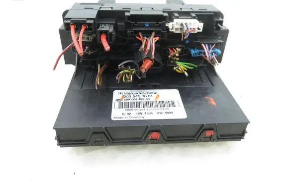 Mercedes-Benz C AMG W203 Central body control module 5DK00848553 2035453601