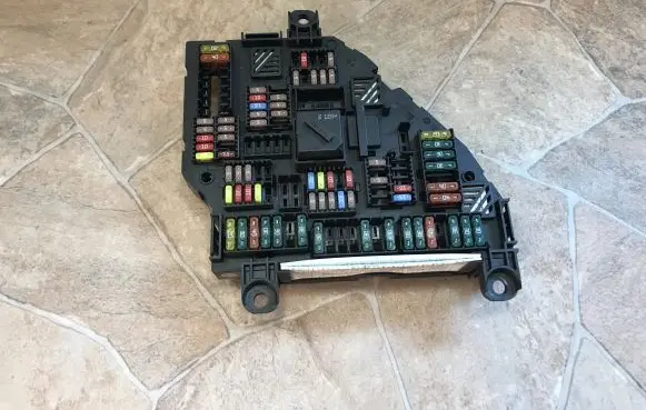 BMW 7 F01 F02 F03 F04 Fuse module 9234423