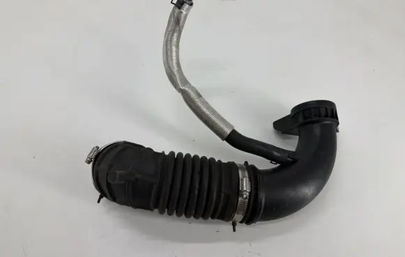 Nissan Navara D23 Breather/breather pipe/hose 165765JU0A