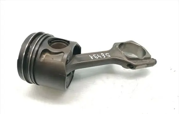 Opel Insignia A Piston with connecting rod 