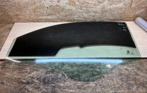 Fiat 500 Abarth Front door window/glass (coupe) 43R004528 E000214