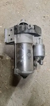 BMW 5 G30 G31 Starter motor 8588898