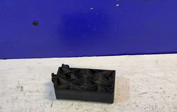 Radiator support slam panel bracket