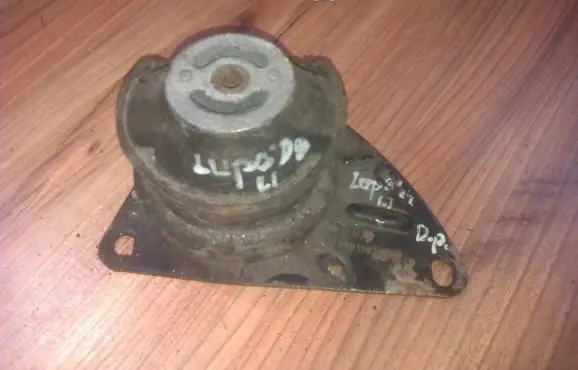 Volkswagen Polo III 6N 6N2 6NF Engine mount bracket 6n0199262g