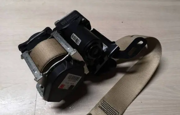 BMW 5 F10 F11 Front seatbelt 7322631