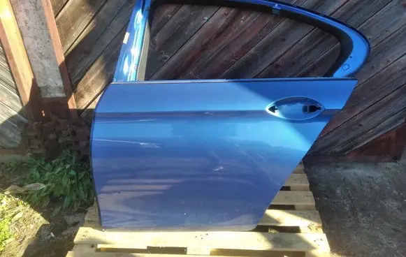 BMW M5 Rear door