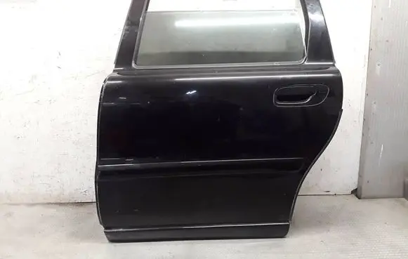 Volvo V70 Rear door