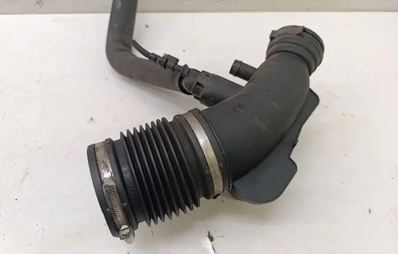 BMW 3 F30 F35 F31 Intake resonator 8601681