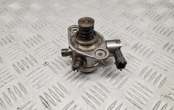 Jaguar XF Fuel injection high pressure pump 8W939D376AE