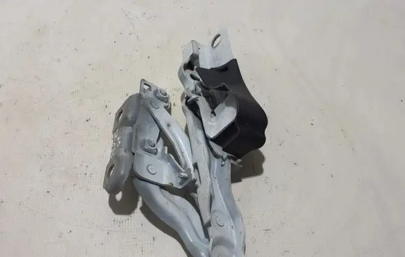 Volvo S90, V90 Engine bonnet/hood hinges 31651861
