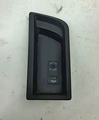 BMW 3 F30 F35 F31 USB socket connector 9207358 105026813