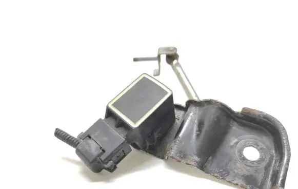 Headlight/headlamp level sensor