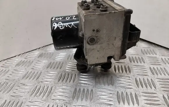 Volkswagen PASSAT B6 ABS Pump 3C0614095P 16332501A