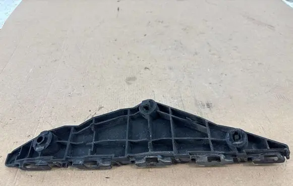 Toyota Avensis T270 Front bumper mounting bracket 5253605040