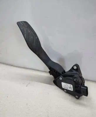 Nissan X-Trail T32 Accelerator throttle pedal 180024BG0B