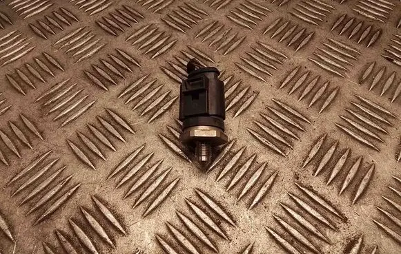 Volkswagen Touran III Fuel pressure sensor 06J906054C 0261545110