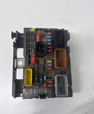 Peugeot Partner Fuse module 9675878280