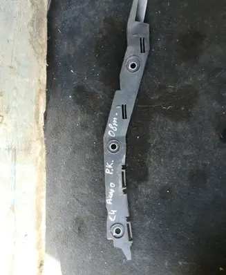 Citroen C4 I Picasso Front bumper mounting bracket 9656670980