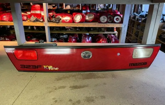 Mazda 323 F Rear/tail lights 0431441