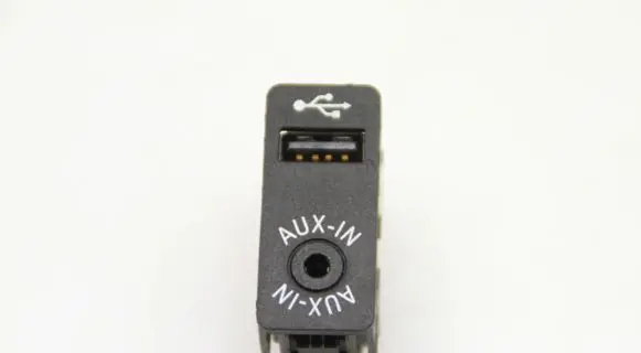 BMW 5 F10 F11 AUX in-socket connector 9229246