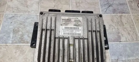 Suzuki Liana Engine control unit/module 3392073J03 5536840 R0411C028B