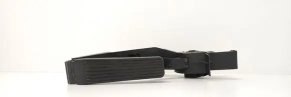 Mercedes-Benz C W203 Accelerator throttle pedal A2033000104