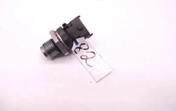Volvo C70 Fuel pressure sensor D82