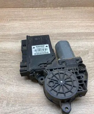 Audi A4 S4 B6 8E 8H Front door window regulator motor 5WK47002ABF