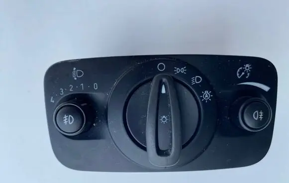 Ford Kuga II Light switch