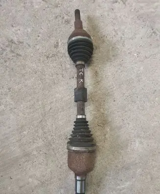 Chrysler Town & Country V Front driveshaft P04880213AG