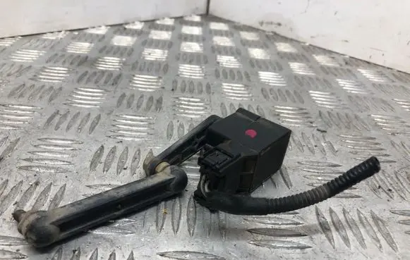 BMW 5 E60 E61 Headlight/headlamp level sensor L093698