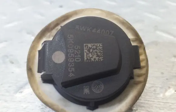 Volkswagen Jetta VI Airbag deployment crash/impact sensor 5K0959354 5WK44007