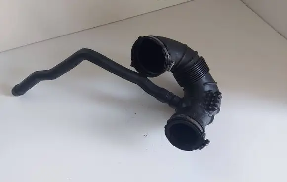 Mercedes-Benz C W204 Turbo air intake inlet pipe/hose A6510900337 A6510940797