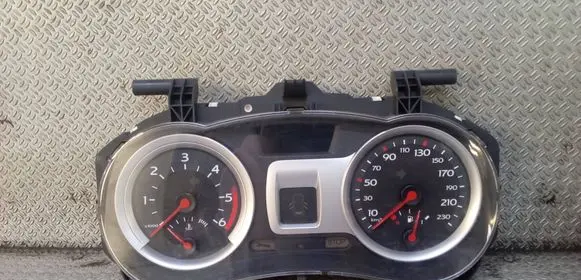 Renault Clio III Speedometer (instrument cluster) 8200761861